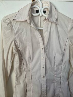 Mexx Off-White Fitted Blouse With Contrast Stitching